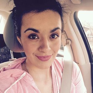 Meet your Posher, Ana